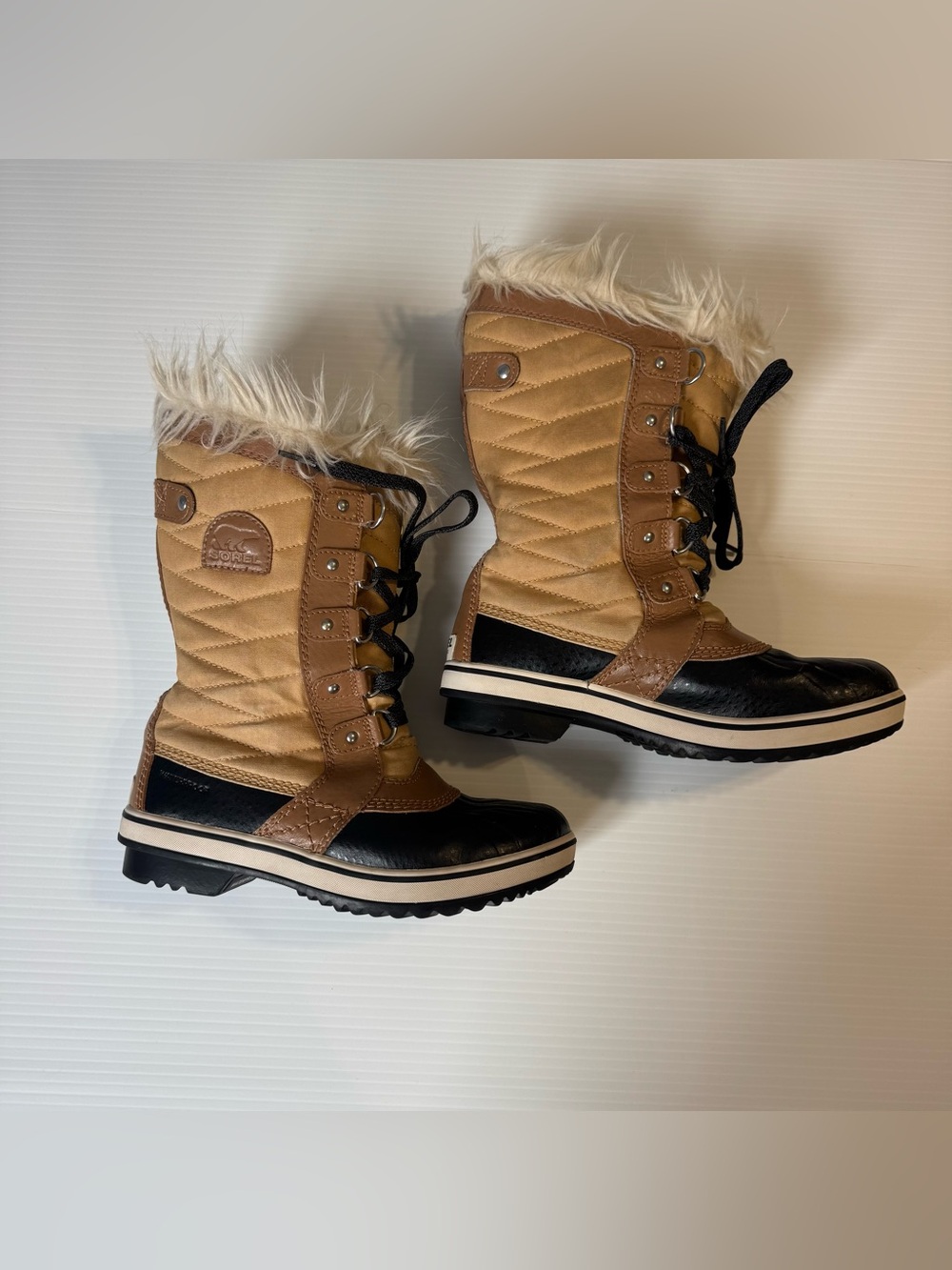 Sorel Tofino II Waterproof Faux Fur Snow Boots Tan Black Winter Women’s Size 4